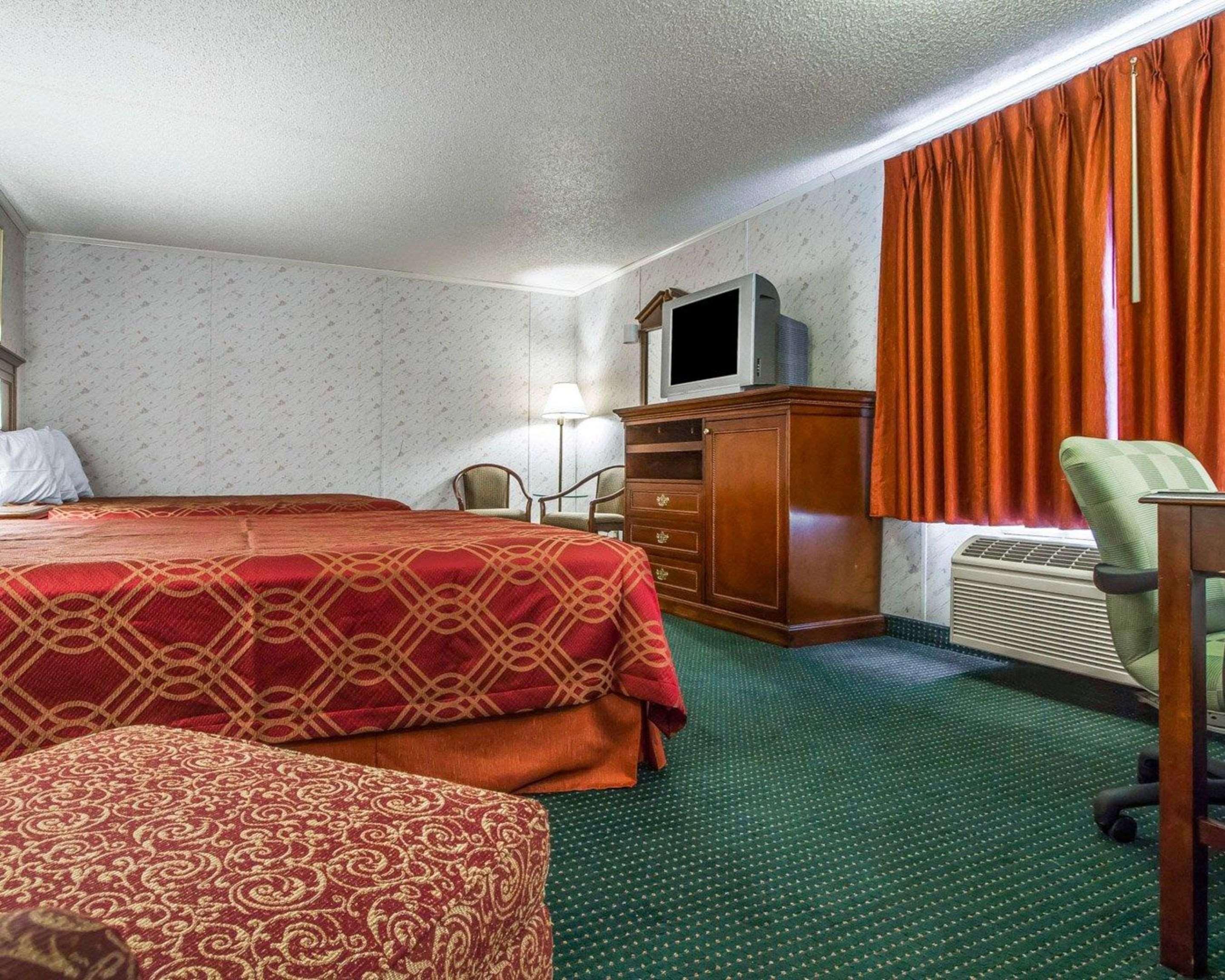 Rodeway Inn & Suites Brunswick Near Hwy 1 Екстер'єр фото