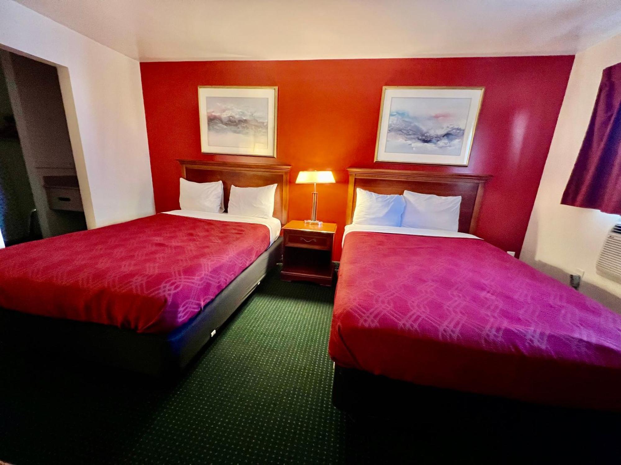 Rodeway Inn & Suites Brunswick Near Hwy 1 Екстер'єр фото